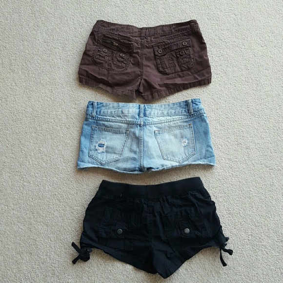 Juniors Shorts Size 5 and 7 - Picture 2 of 3