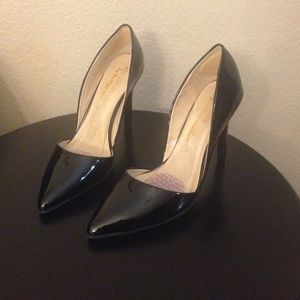 Black designer pumps
