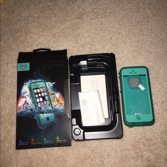 iPhone 5/5s Lifeproof fre case