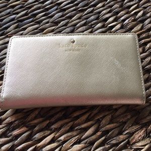 🎁 Kate Spade wallet 🎁