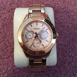 Rose gold Fossil watch