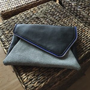 Halogen large clutch with shoulder chain. New