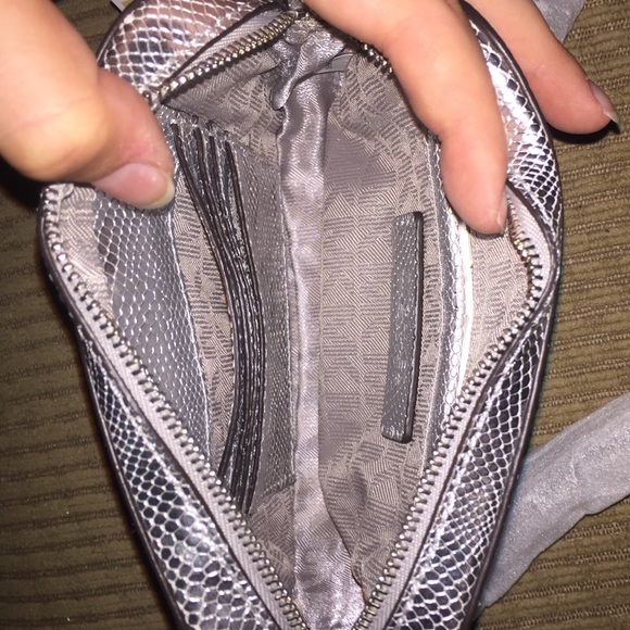 BNWT Michael Kors jet set travel crossbody - Picture 3 of 4