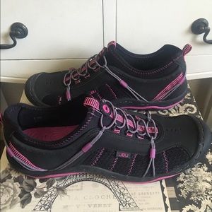 JBU Hiking Shoes