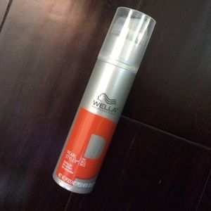 Wells Pearl Style Styling Gel