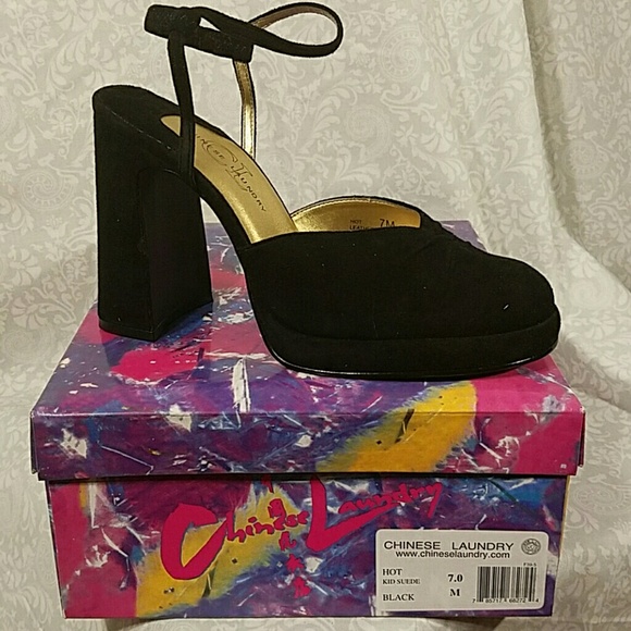 BRAND NEW Chinese Laundry Hot Suede - Picture 2 of 3