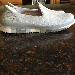 Sketchers Go Flex Walk