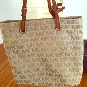 REDUCED!!! Michael Kors Tote