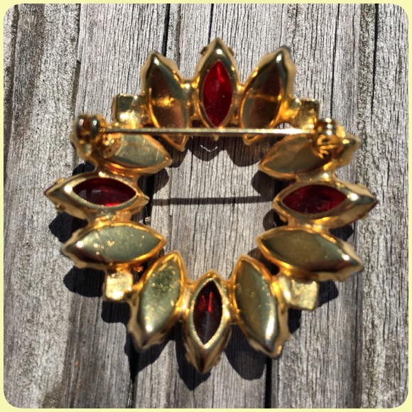 💜SOLD💜 Gorgeous Vintage(?) Glass Circle Brooch! - Picture 2 of 2