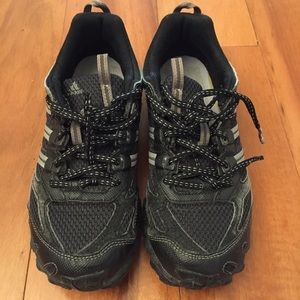 Adidas Kanadia hiking sneakers. Size 5.5