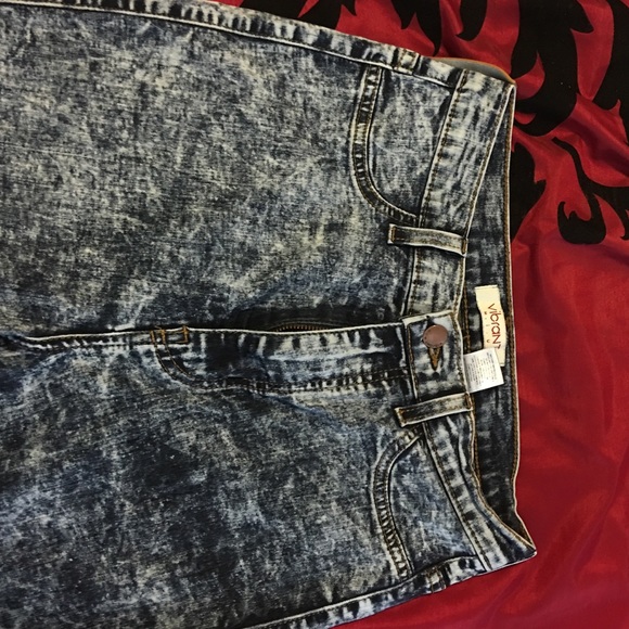 High waisted jeans