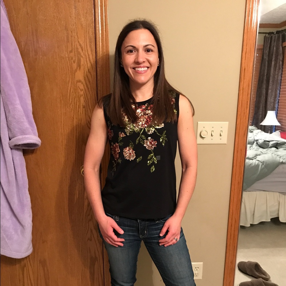 Express sleeveless shirt - Picture 3 of 5