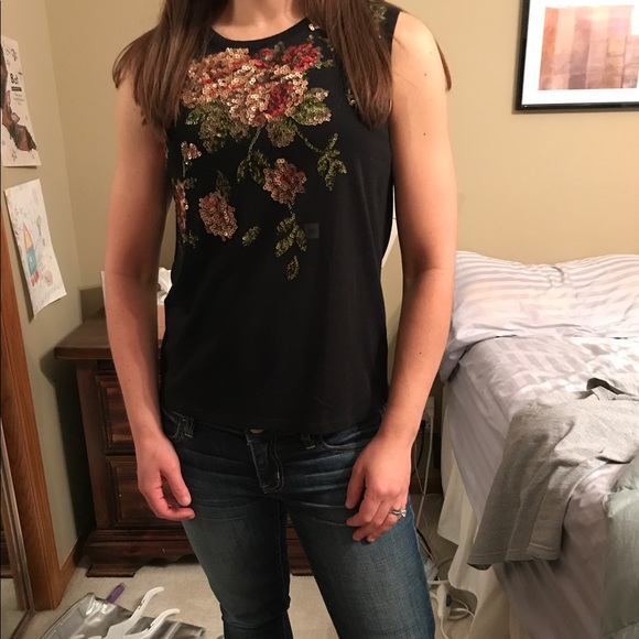 Express sleeveless shirt - Picture 5 of 5