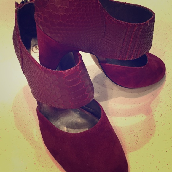 Bella Vita Suede/Leather Pumps