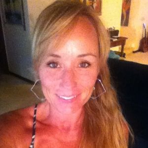 Meet your Posher, Dina