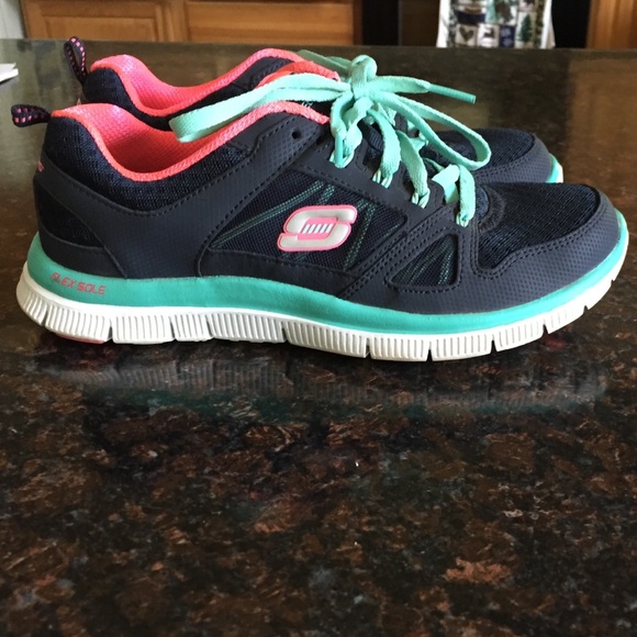 Barely Worn Sketchers