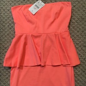 Fitted Peplum dress - size medium
