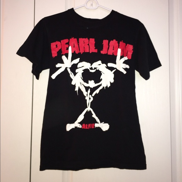 Men's Pearl Jam shirt