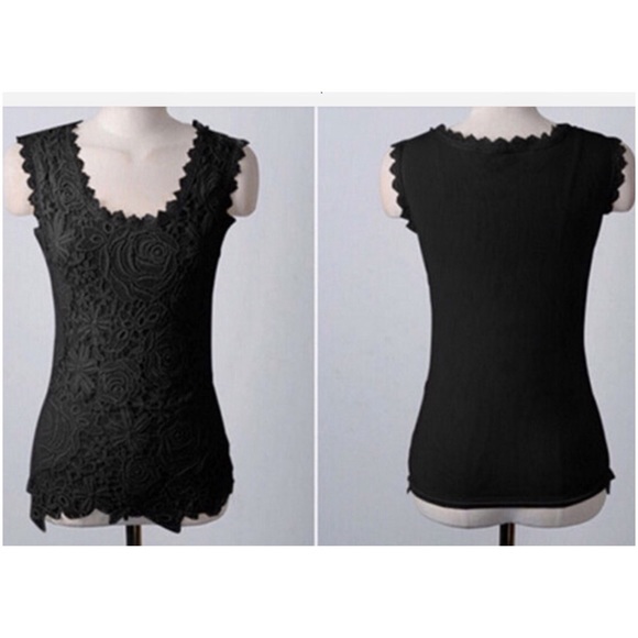 🆕 Black floral lace top - Picture 2 of 3