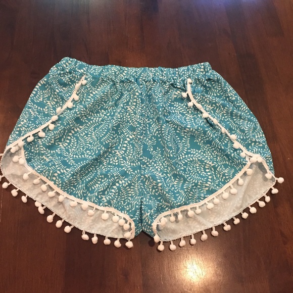 Pants - ✨30% off bundles✨Blue Pom Pom shorts