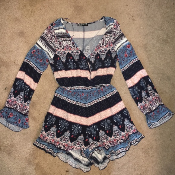 Boho bell sleeve wrap romper NWOT - Picture 1 of 3