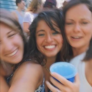 Meet your Posher, Olivia