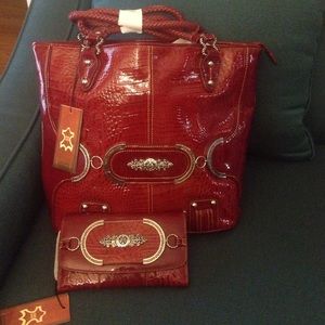 Red purse w/wallet