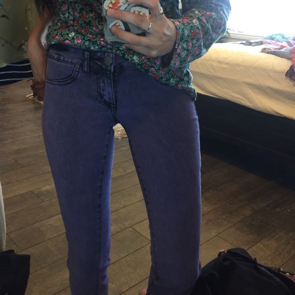 • Lavender Purple Grunge Skinny Jeans • - Picture 4 of 4