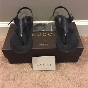 gucci rubber thong sandals