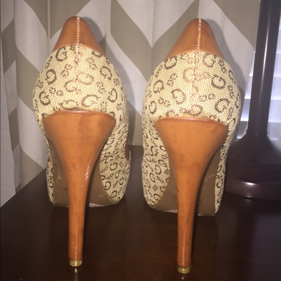 Super cute guess heels!