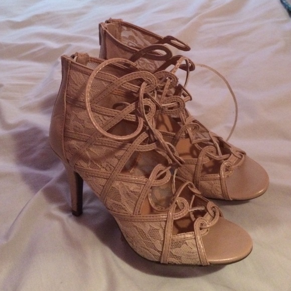 Light pink lace high heels