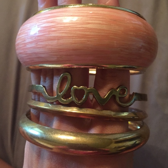 Set of bangles