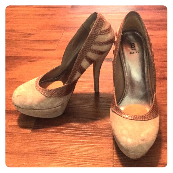 Purple, bakers, high heels - Picture 1 of 4