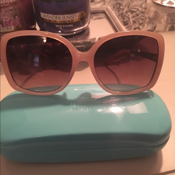 SOLD!! Kate Spade Margita Tan Sunglasses & Case - Picture 3 of 4