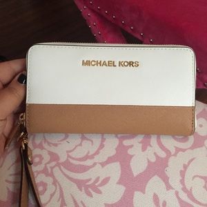 Michael kors wallet