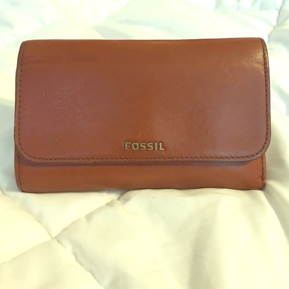 Fossil Handbags - Leather Fossil Wallet!