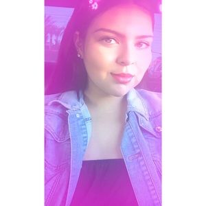 Meet your Posher, Anahi