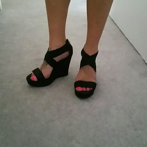 Black wedges size 7