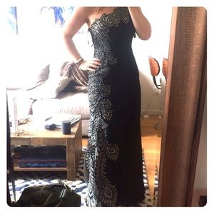 Size 12 Tony Bowls Paris Black Gown w Detail