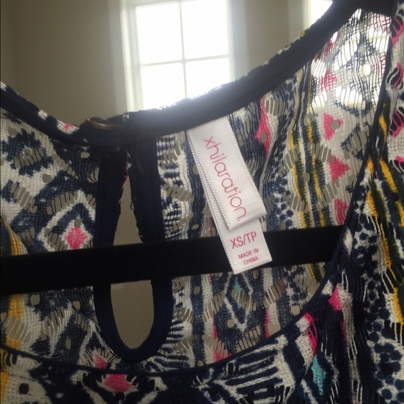 multicolored target crop top - Picture 3 of 3