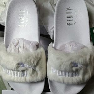 Fenty Puma by Rihanna White fur slide