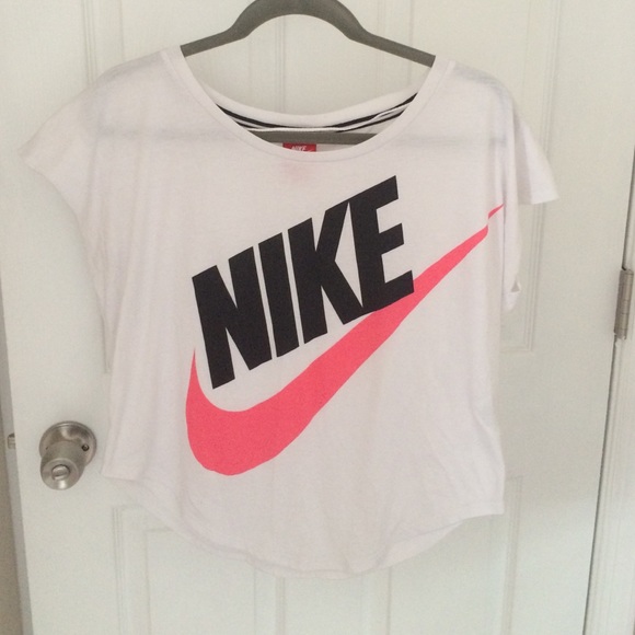 Nike top