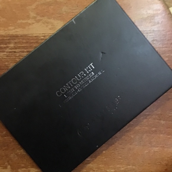 Anastasia Beverly hills contour kit