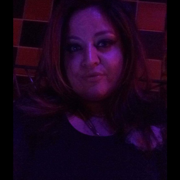 Meet your Posher, Alycia - Picture 2 of 2