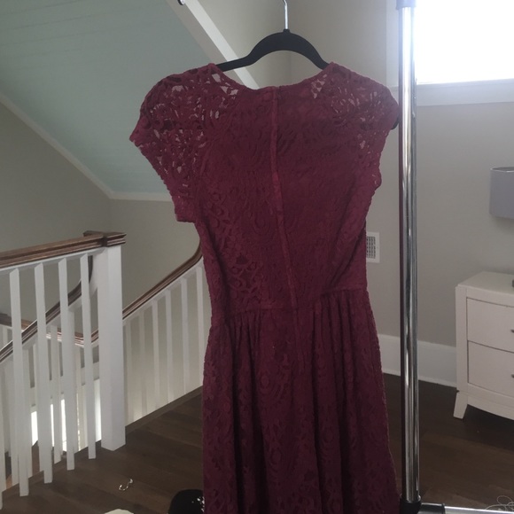 maroon lace dress - Picture 3 of 4