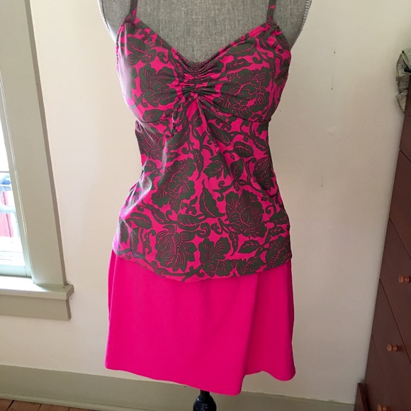 Lands' End tankini. Pink and olive hibiscus print