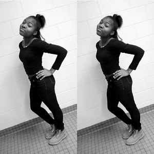 Meet your Posher, Akira