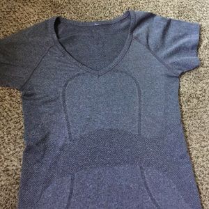 Lululemon running shirt in Grey