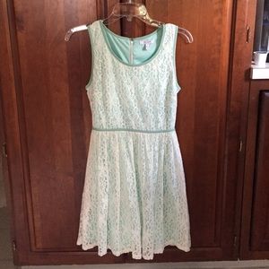 Beautiful turquoise dress with lace overlay! •