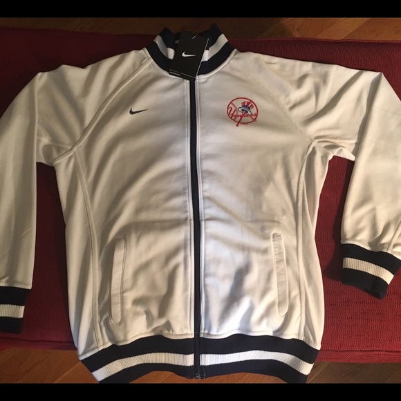 Nike Yankees woman's zip up!